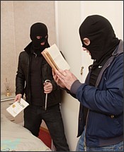 Barely legal babe gets doubledicked by two robbers from Horny Thief Tales